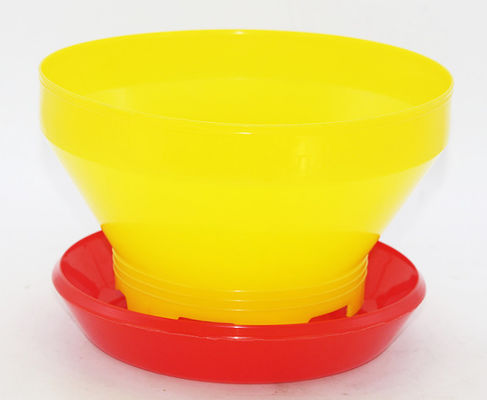 Tazza dell'alimentatore del pollo per la quaglia del giorno scorso dell'uccello del piccione del pollo
